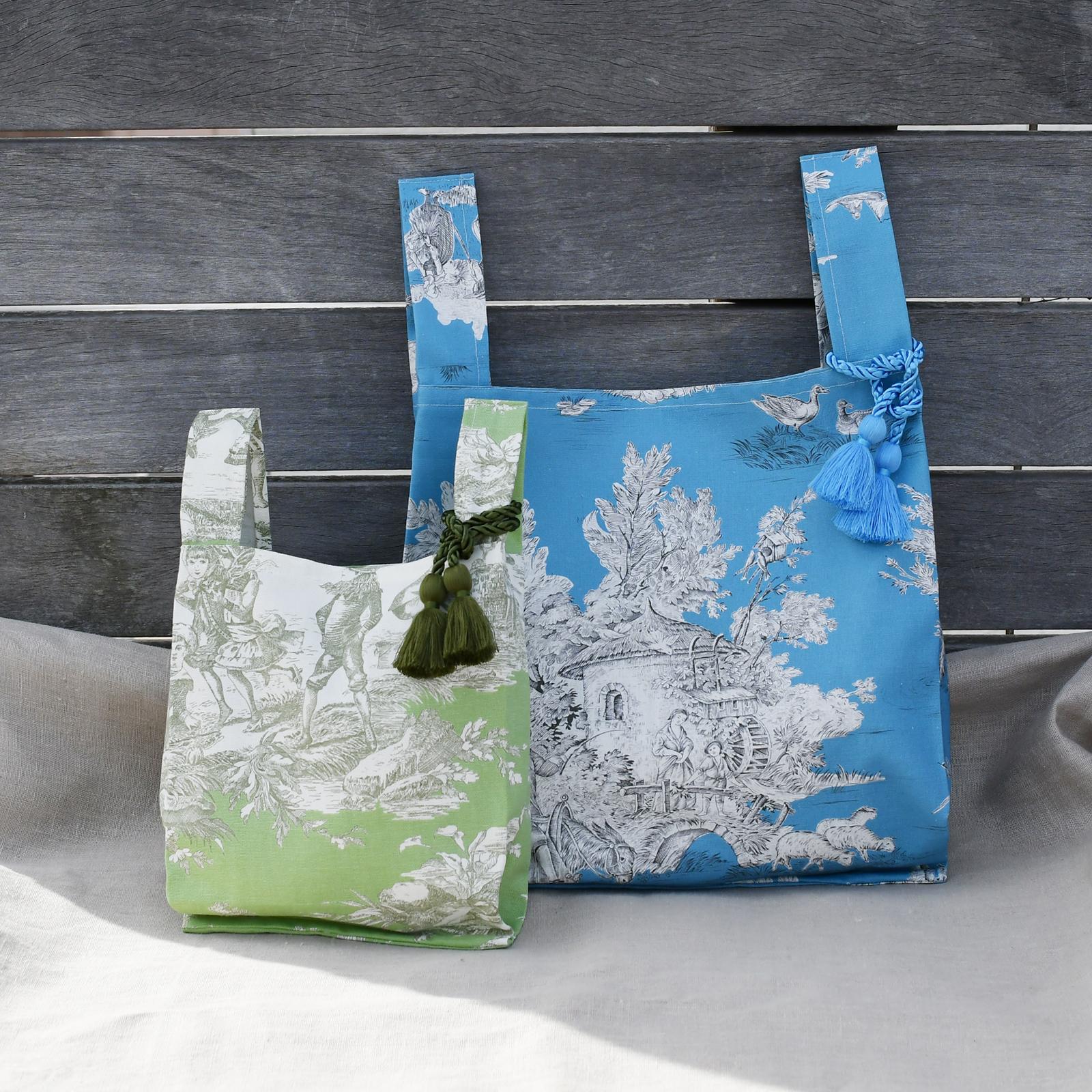 タッセルつきサブバッグ/Green or Blue