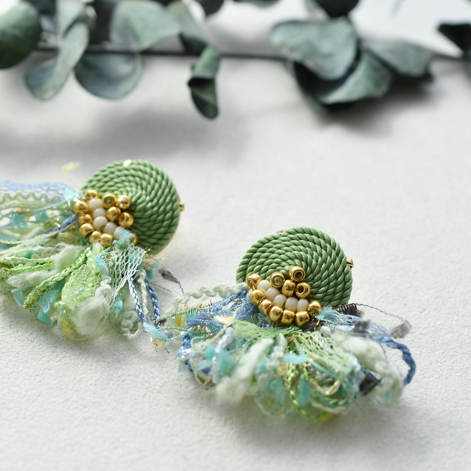 はる　コードモチーフタッセルピアス・イヤリング　若葉グリーン | 2枚目