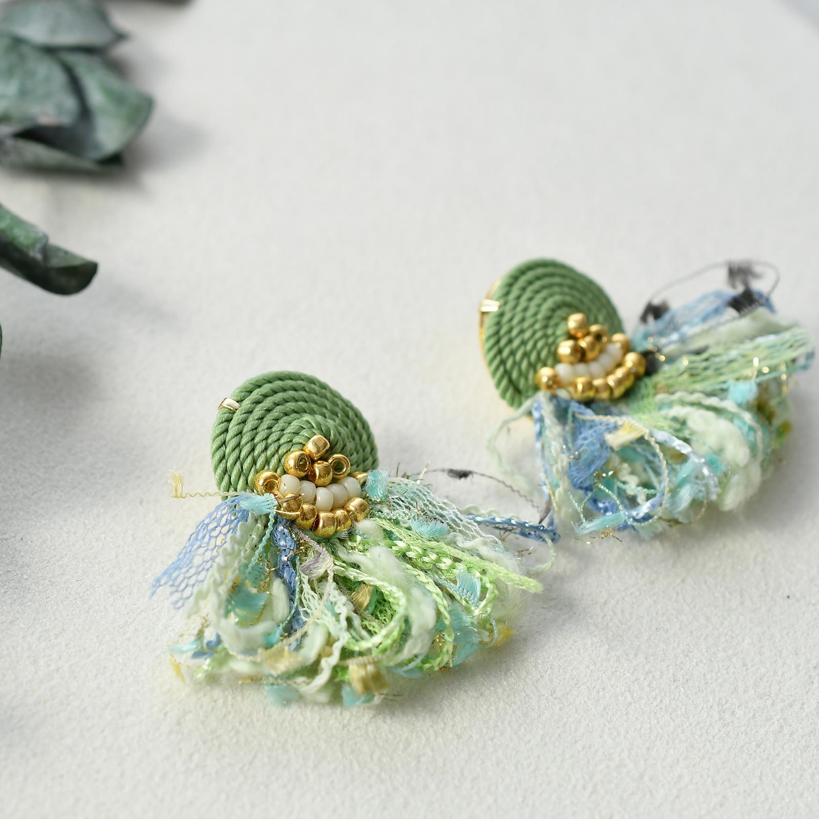 はる　コードモチーフタッセルピアス・イヤリング　若葉グリーン | 3枚目