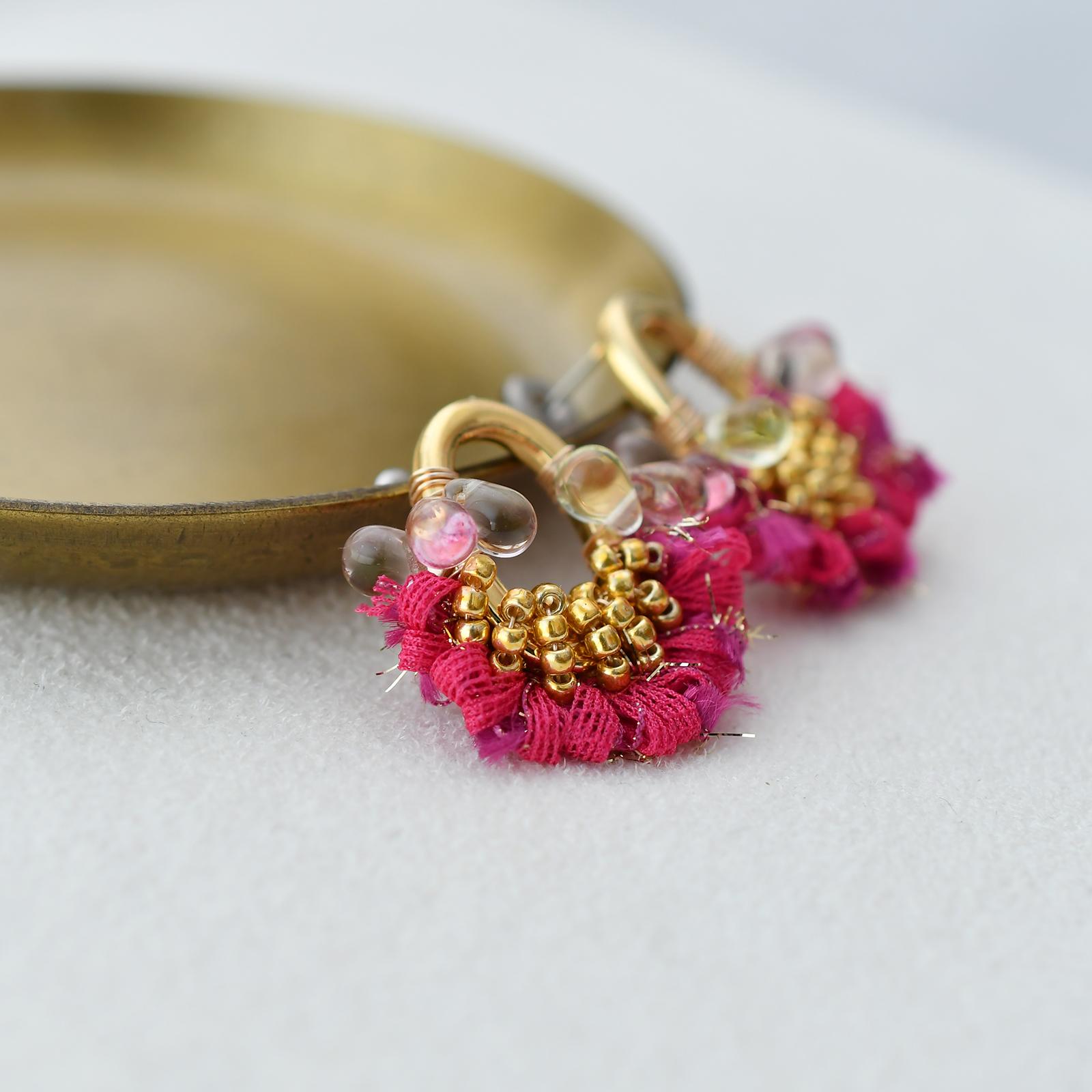 【花園の小さなタッセルの囁き】オーバルピアス・イヤリング　Small Pink | 3枚目