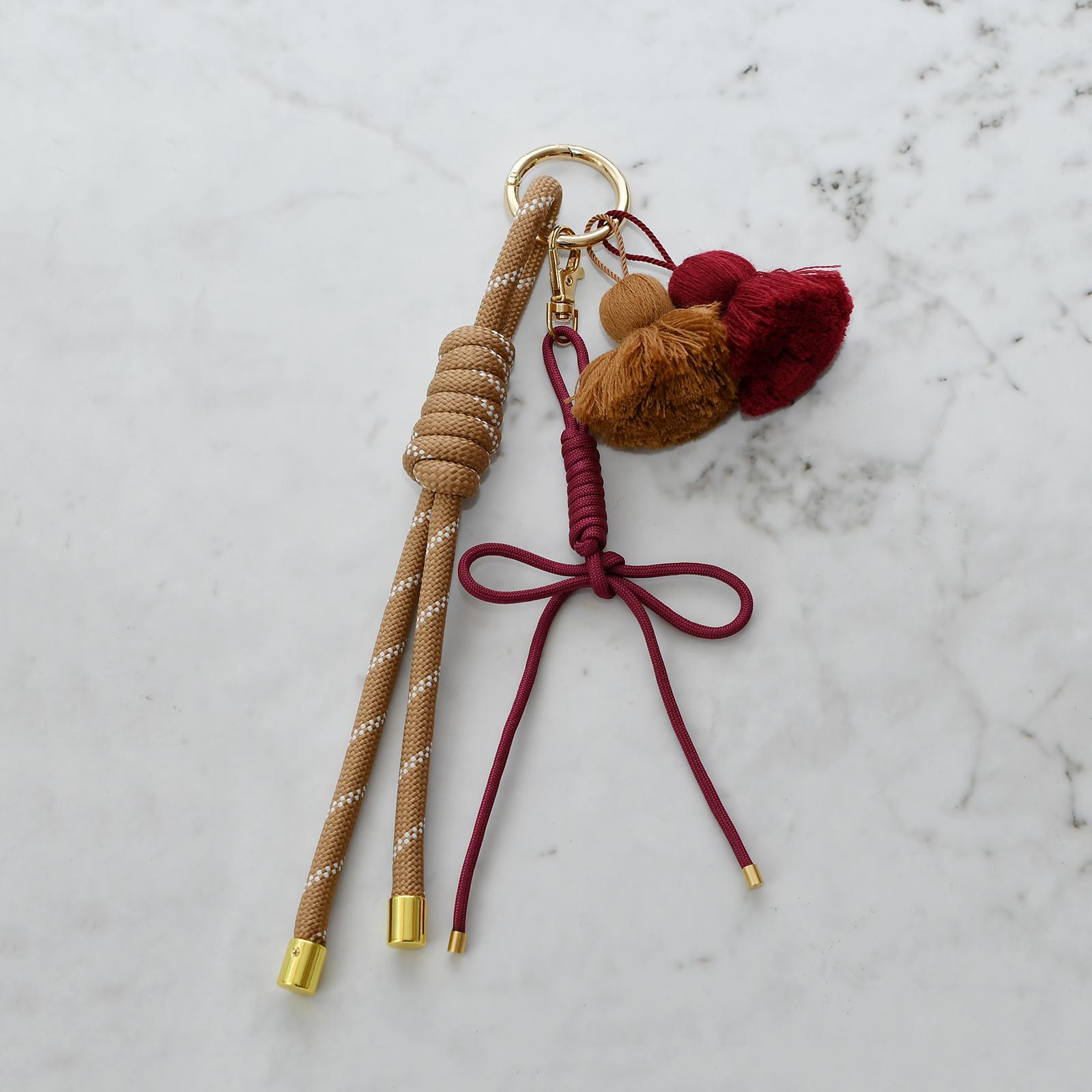 あき　タッセルつきパラコードマルチチャーム　ワインレッド | 2枚目